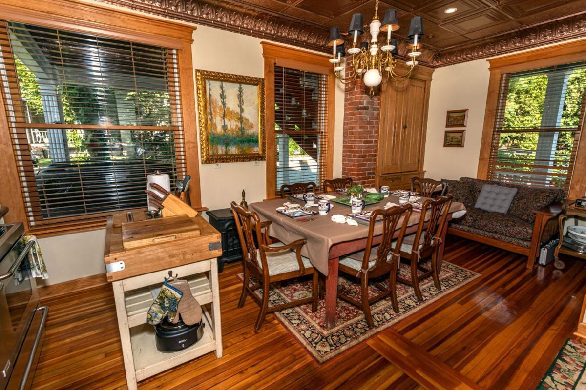 South Broadway Manor B&B - Near Fallingwater, Ohiopyle State Park, Hiking & Biking Trails Gap Scottdale Exterior foto